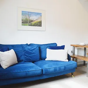 Stylish Modern Flat With Parking - Pass The Keys York