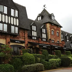 Village Wirral Отель